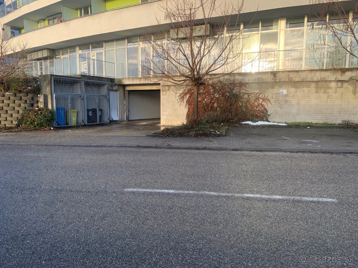 Predám garážové státie v Krasňanoch - 4