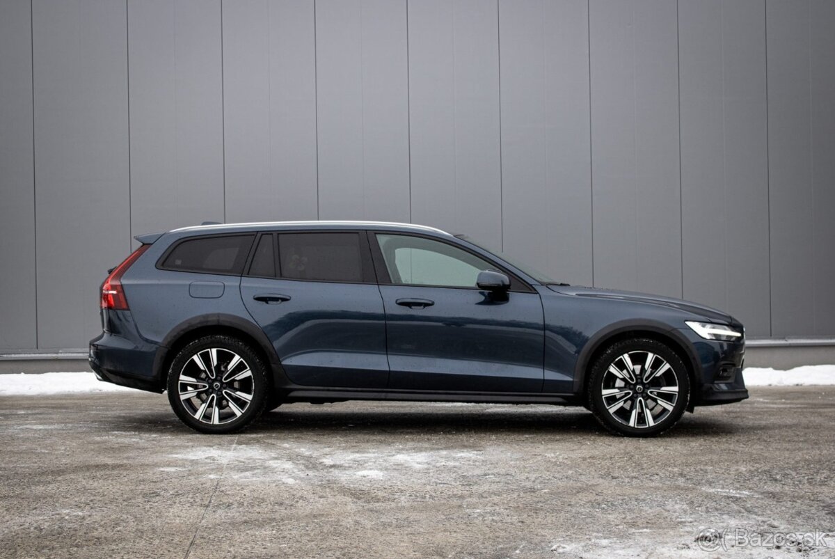 Volvo V60 Cross Country D4 AWD Pro AUTO. - 4