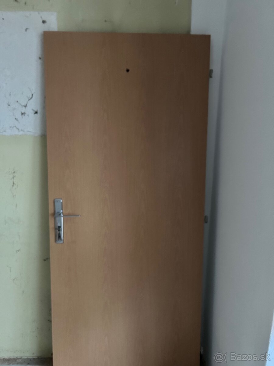 Predám dvere 1+1+1dvojkridlove (vrátane kľučiek) - 4