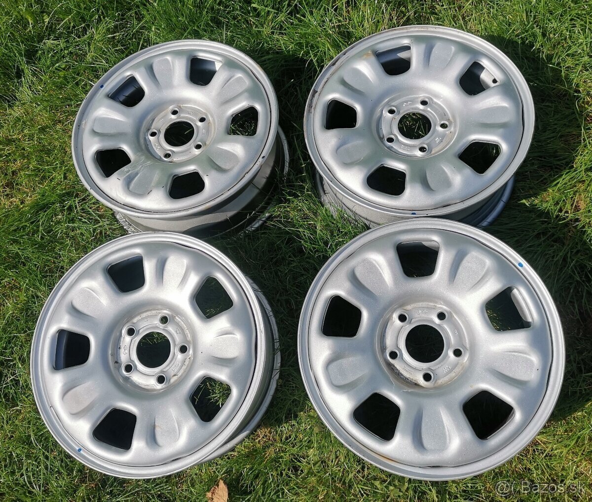 ORIGINÁL RENAULT DACIA DUSTER 35eur plechový disk ORIGINÁL R - 4