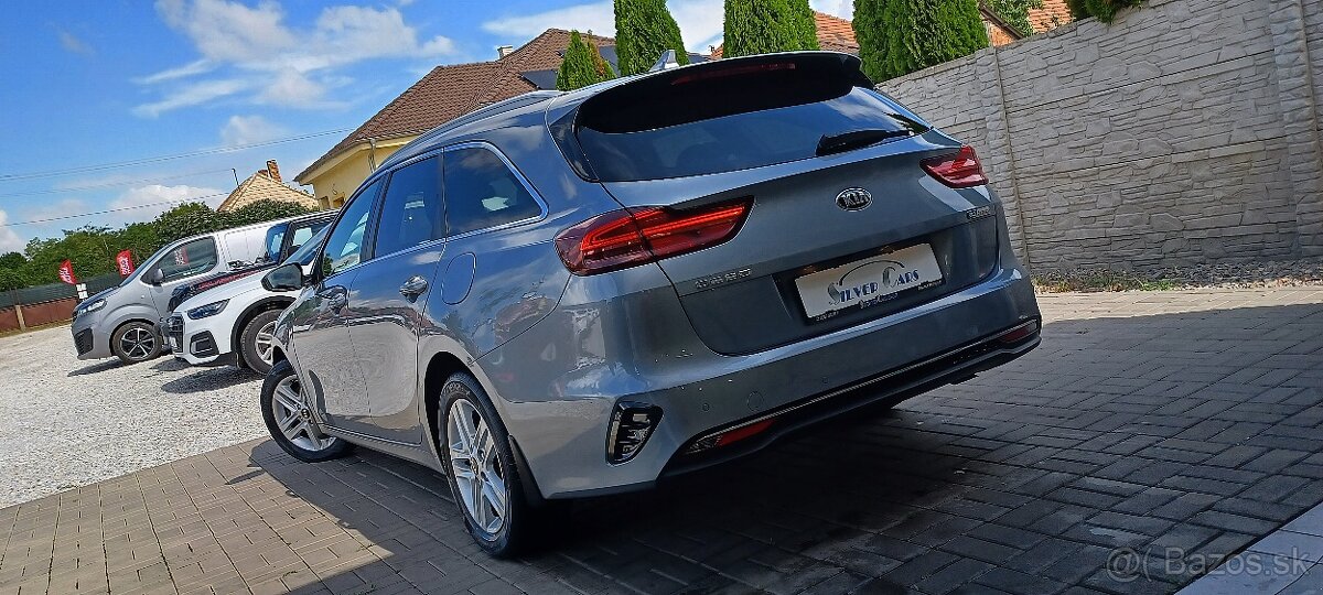 Kia Ceed SW 1.6 CRDi MHEV Gold A/T Možný Leasing - 4