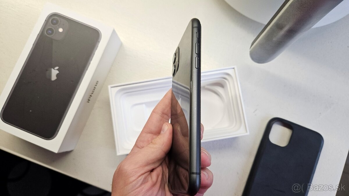 Apple iPhone 11 zachovalý 128GB - 4