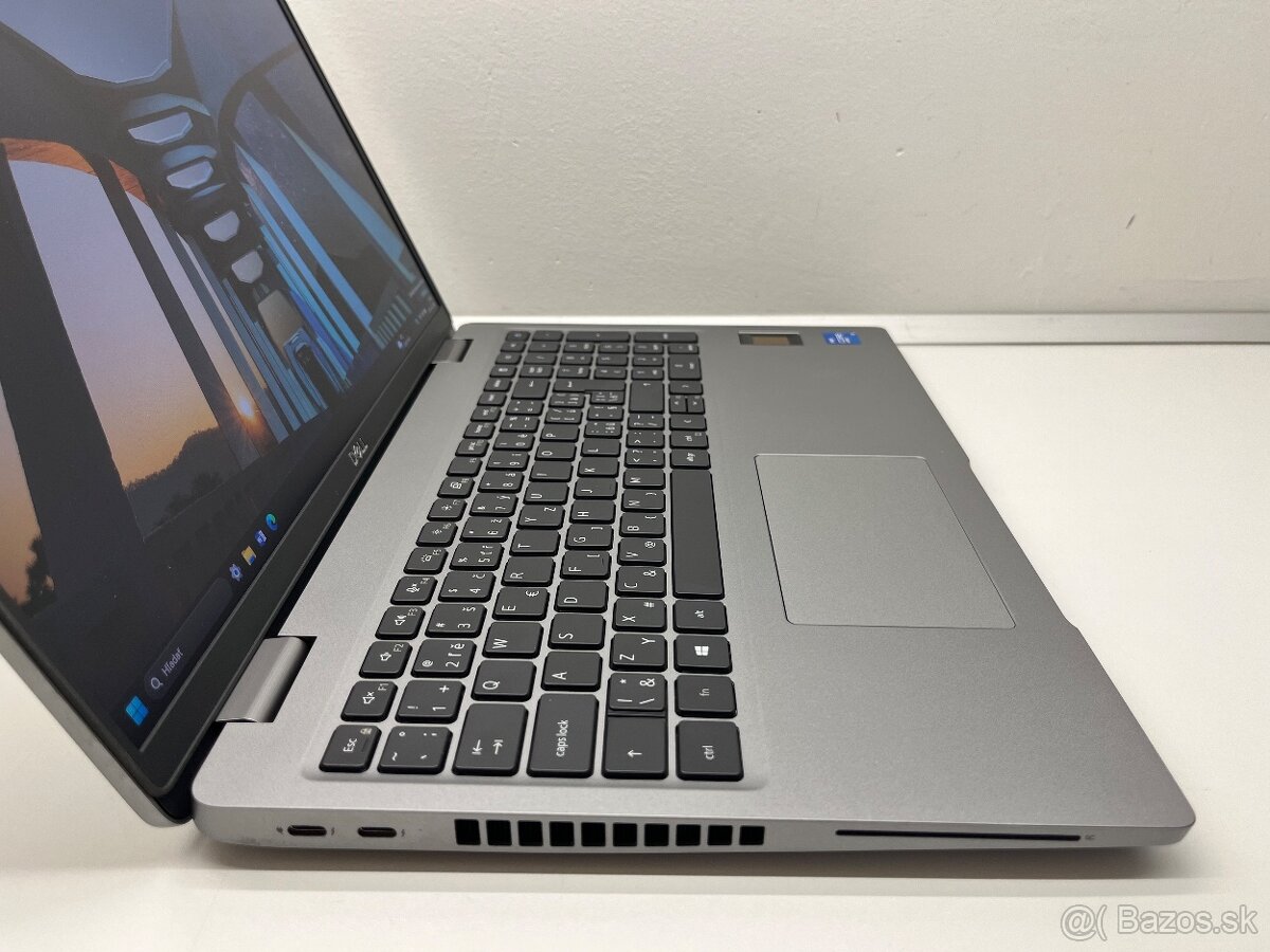 Dell Latitude 5520 15.6" i7-1145G7/16GB/256GB/FHD/IPS/ZAR12 - 4