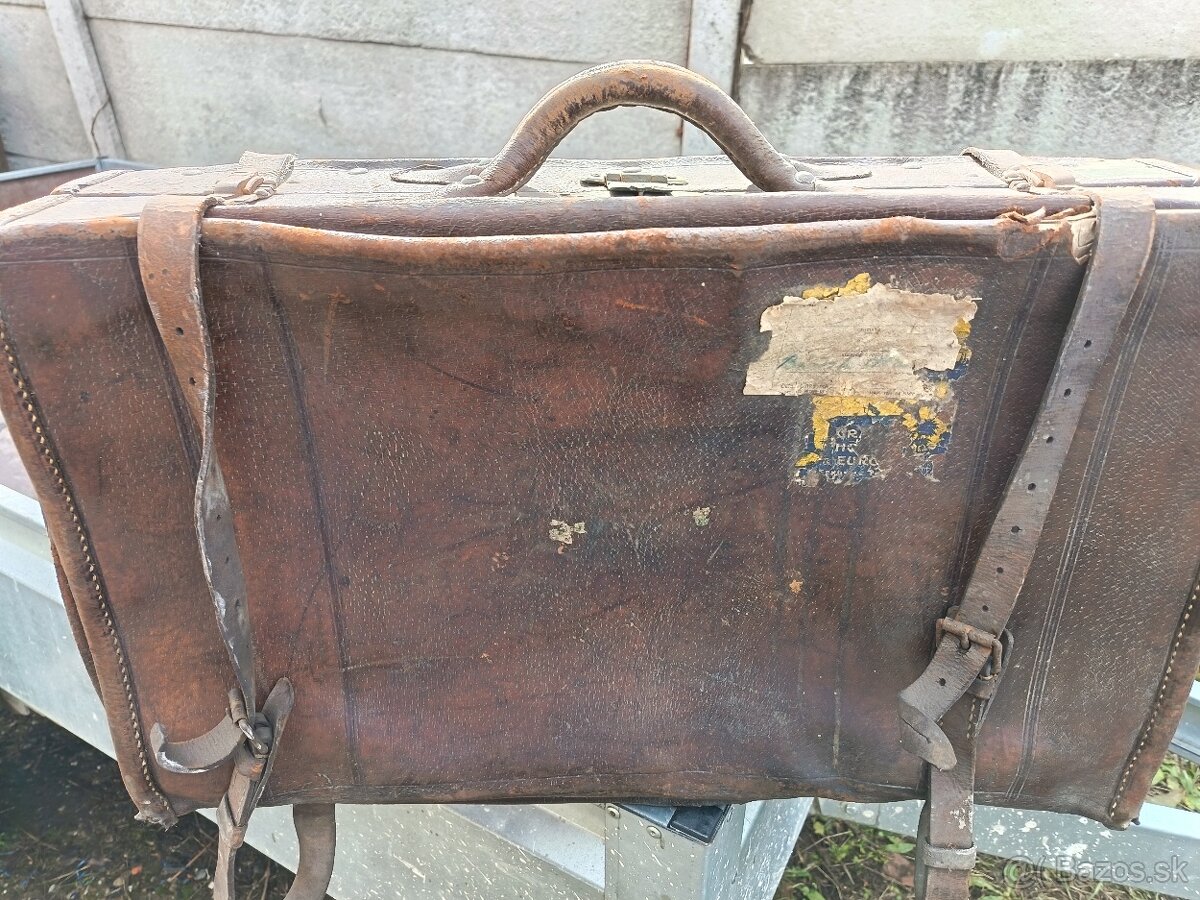 Cestovateľský kožený kufor. - 4