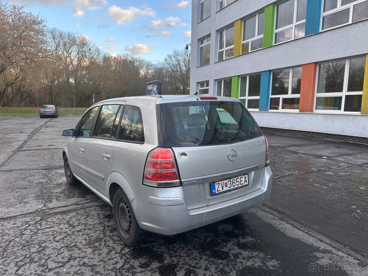 Predám Opel zafira B 1.9 Cdti - 4