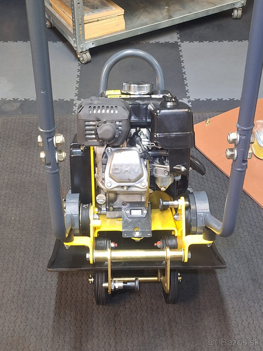 Vibračná doska BOMAG BVP 18/45 - 4
