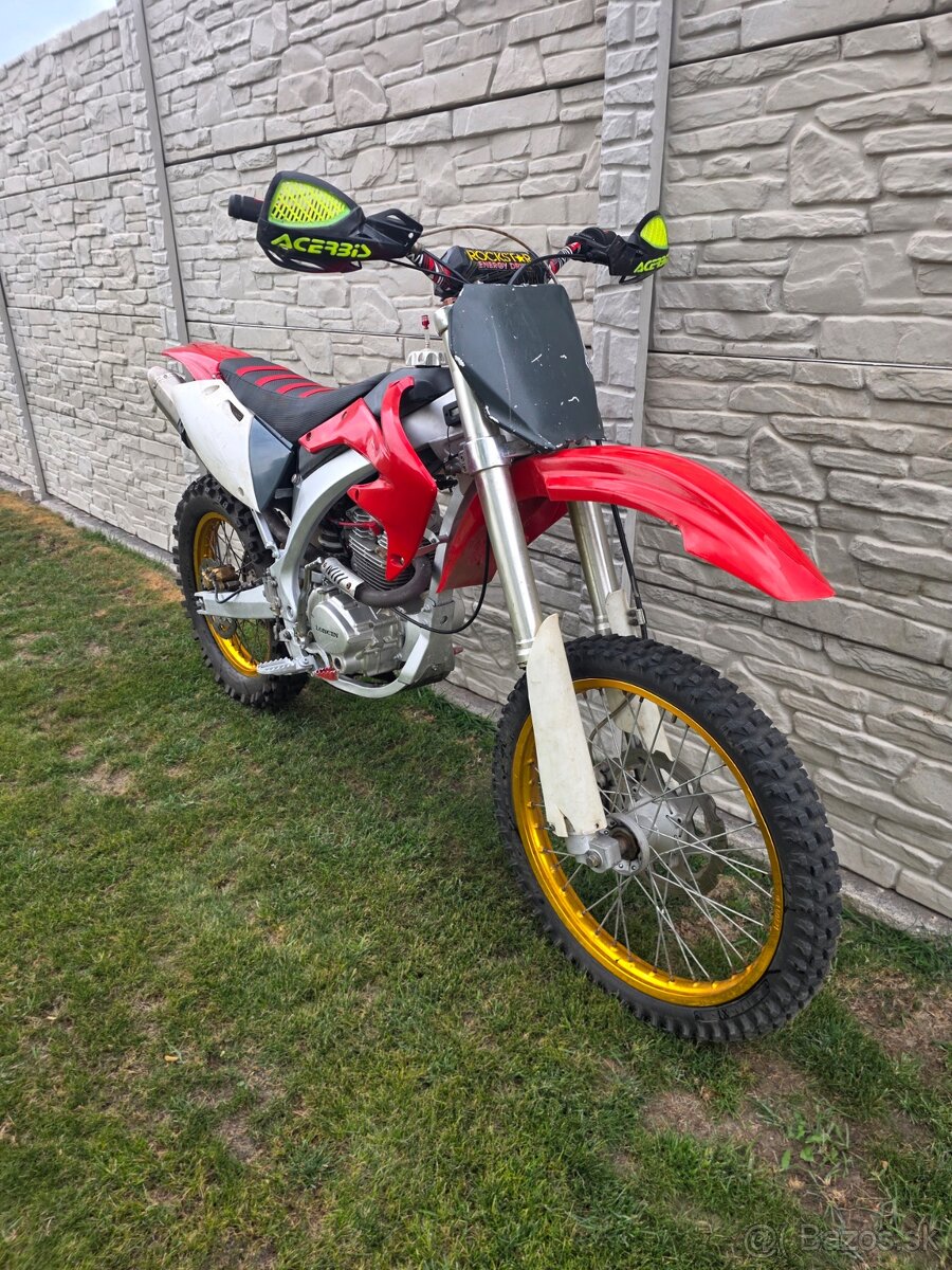 Cross motor 250 - 4