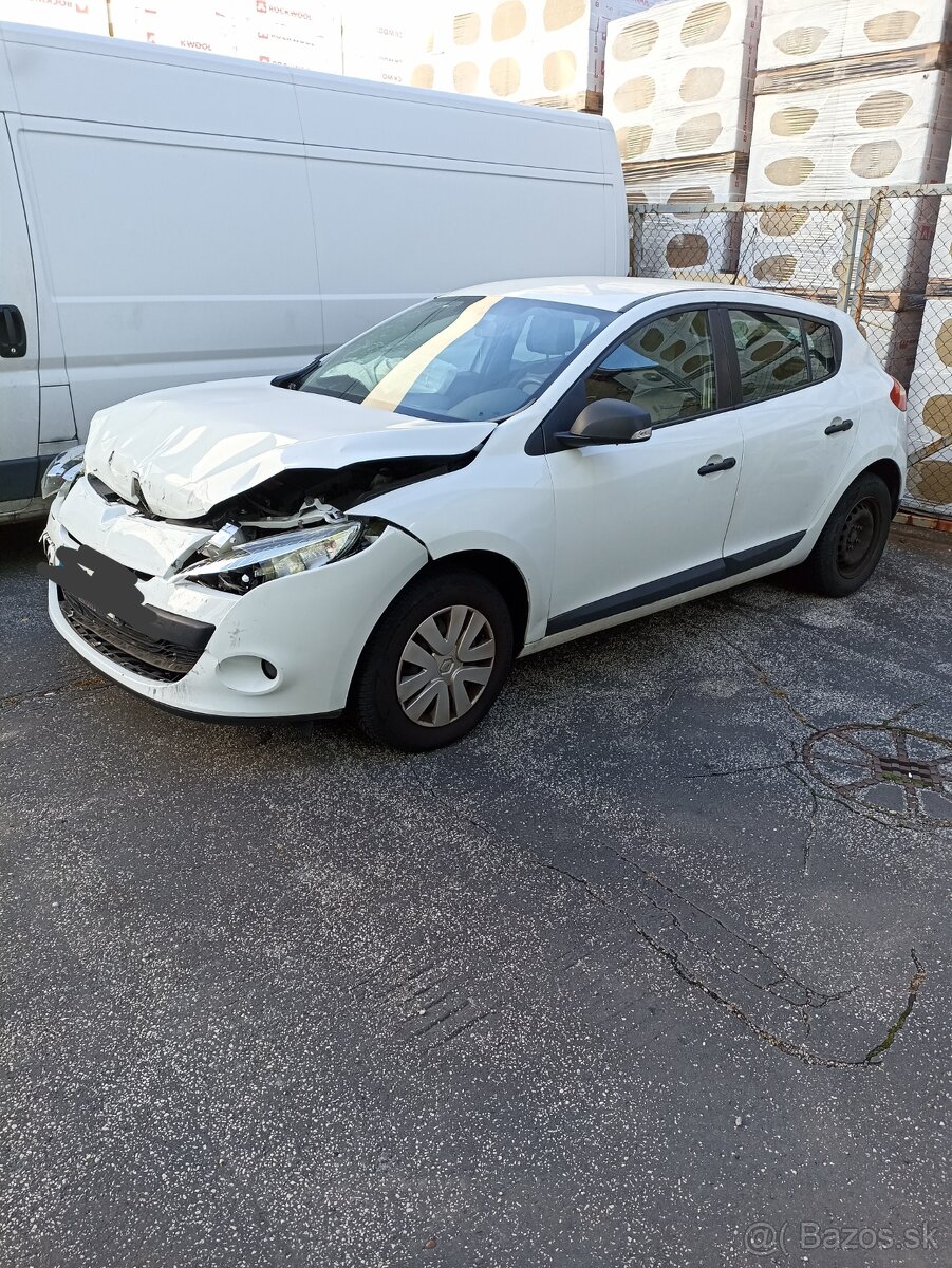 Predám Renault Megane na súčiastky v celku - 4