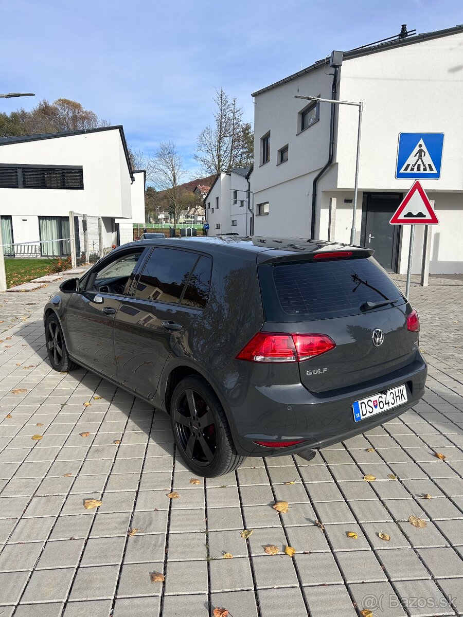 VW Golf 7 Hatchback - 4