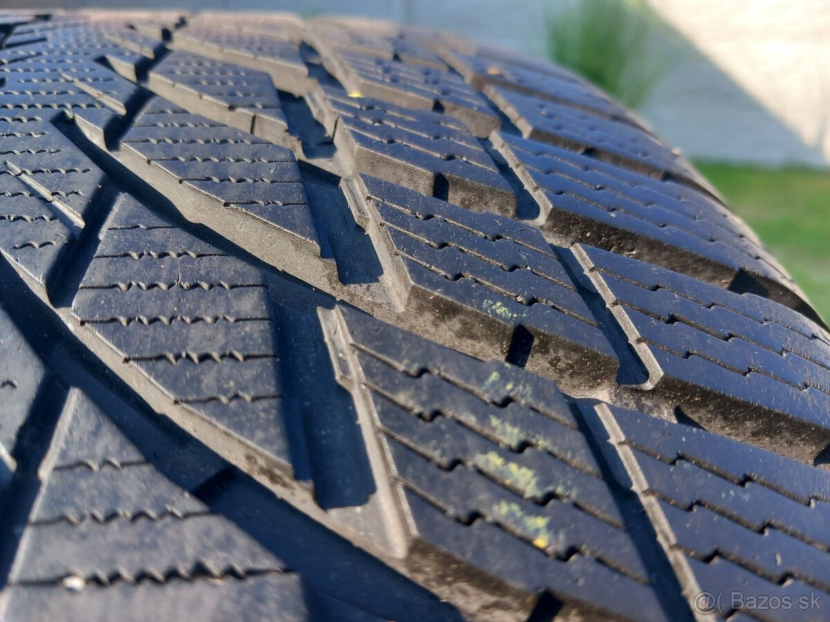 245/45 r18 zimne pneumatiky nokian - 4