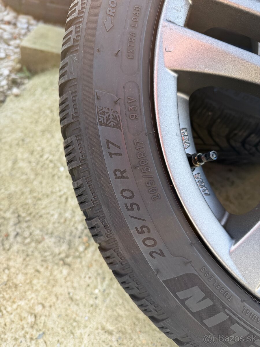 Zimna sada Škoda Octavia 205/50 R17 - Michelin Alpin 6 - 4