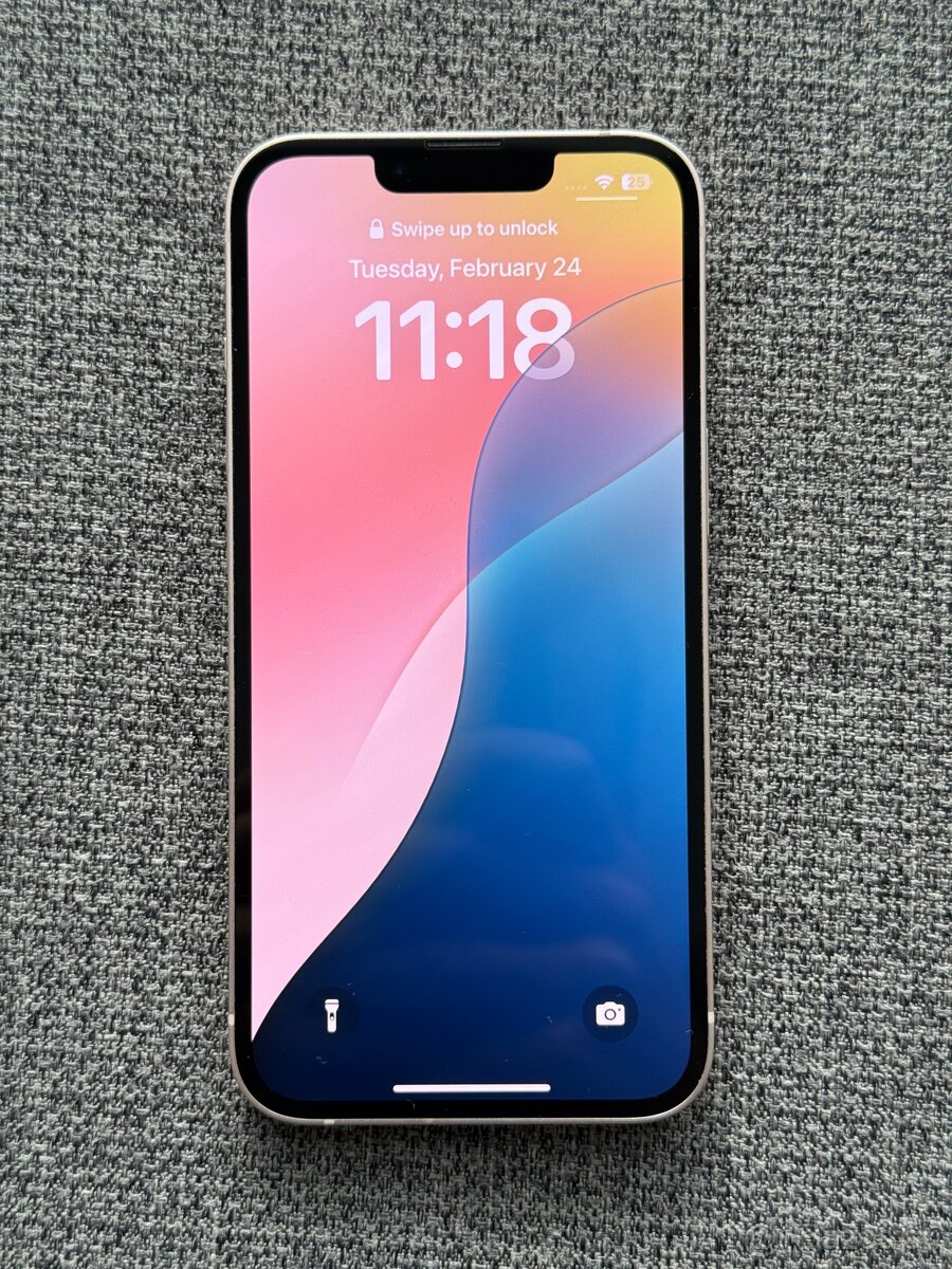 Apple iPhone 13 (256GB) - 4