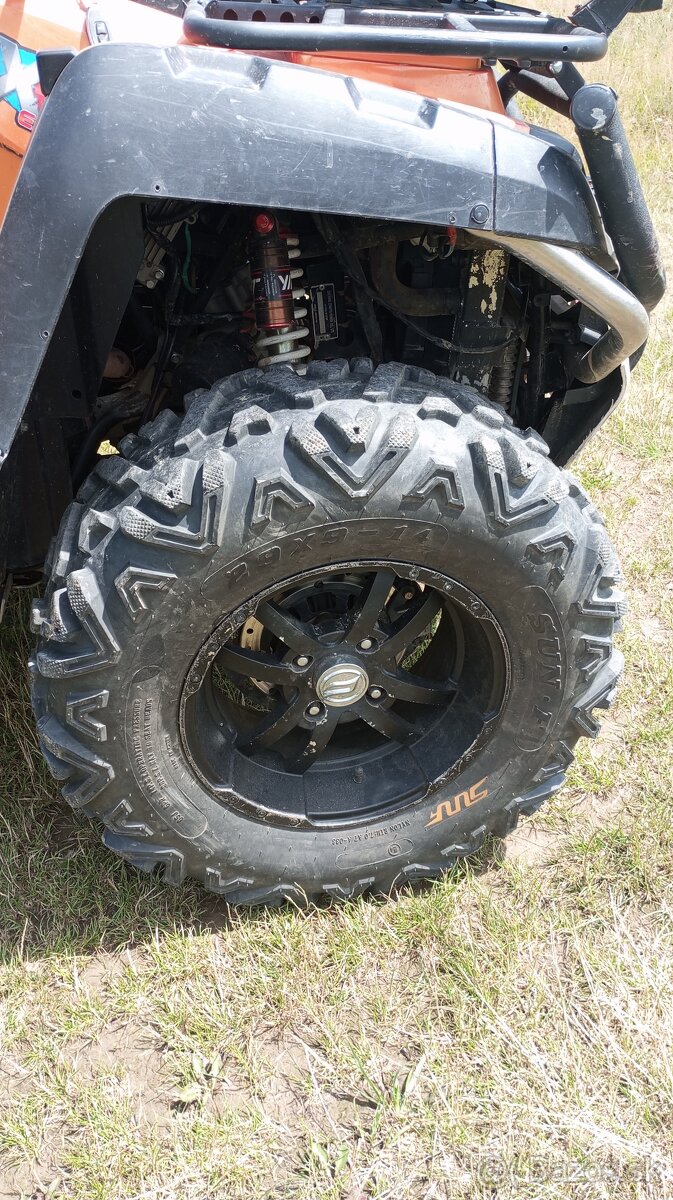CF Gladiátor X8 800efi