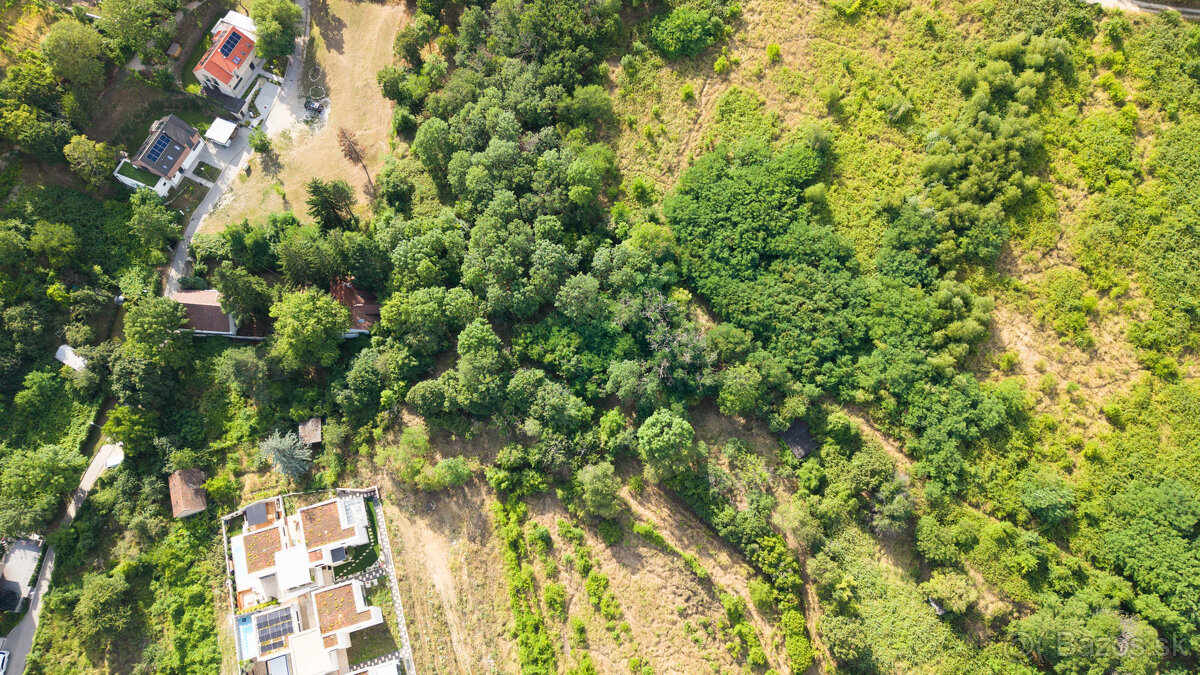 Na predaj investičný pozemok 1307 m2 - Bratislava, Koliba - 4