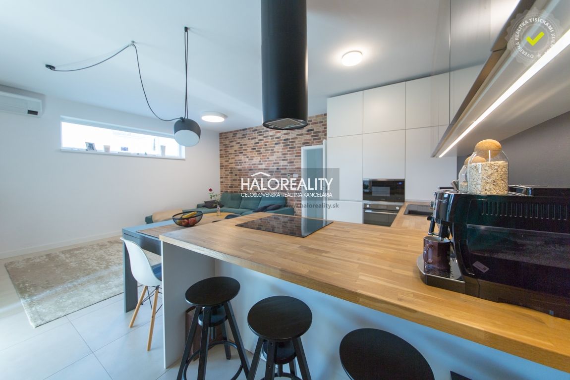 HALO reality - Predaj, trojizbový byt Slovenský Grob, Malý R - 4