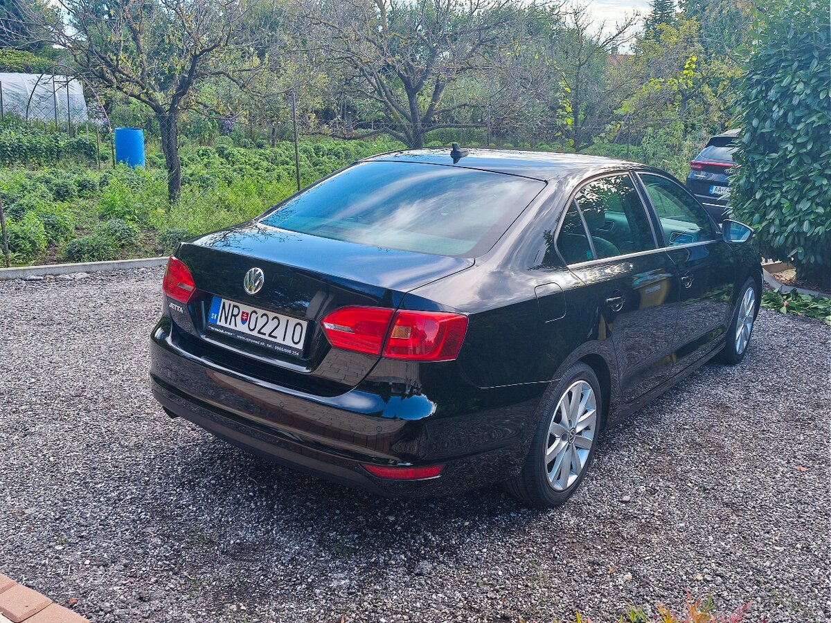 Predám VW Jetta 1.6Tdi DSG - 4