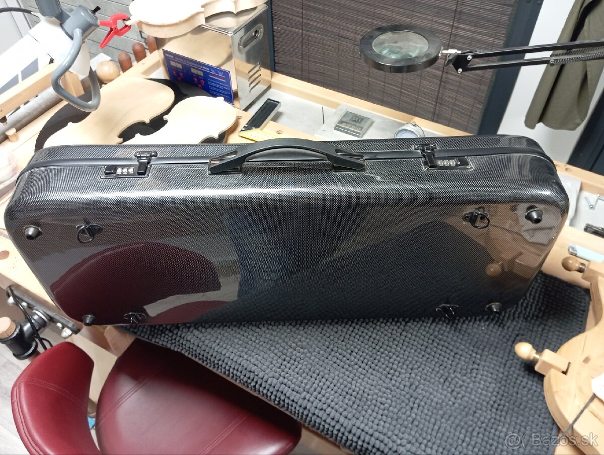 Kufor na dvoje husle. - 4