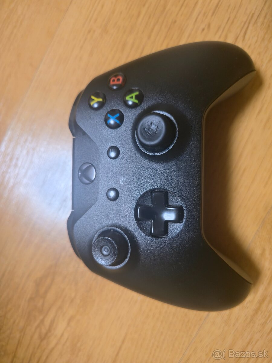 XBOX ONE X - 4