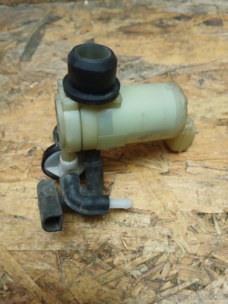 Mazda 2 čerpadlo ostrekovačov MITSUBA - 4