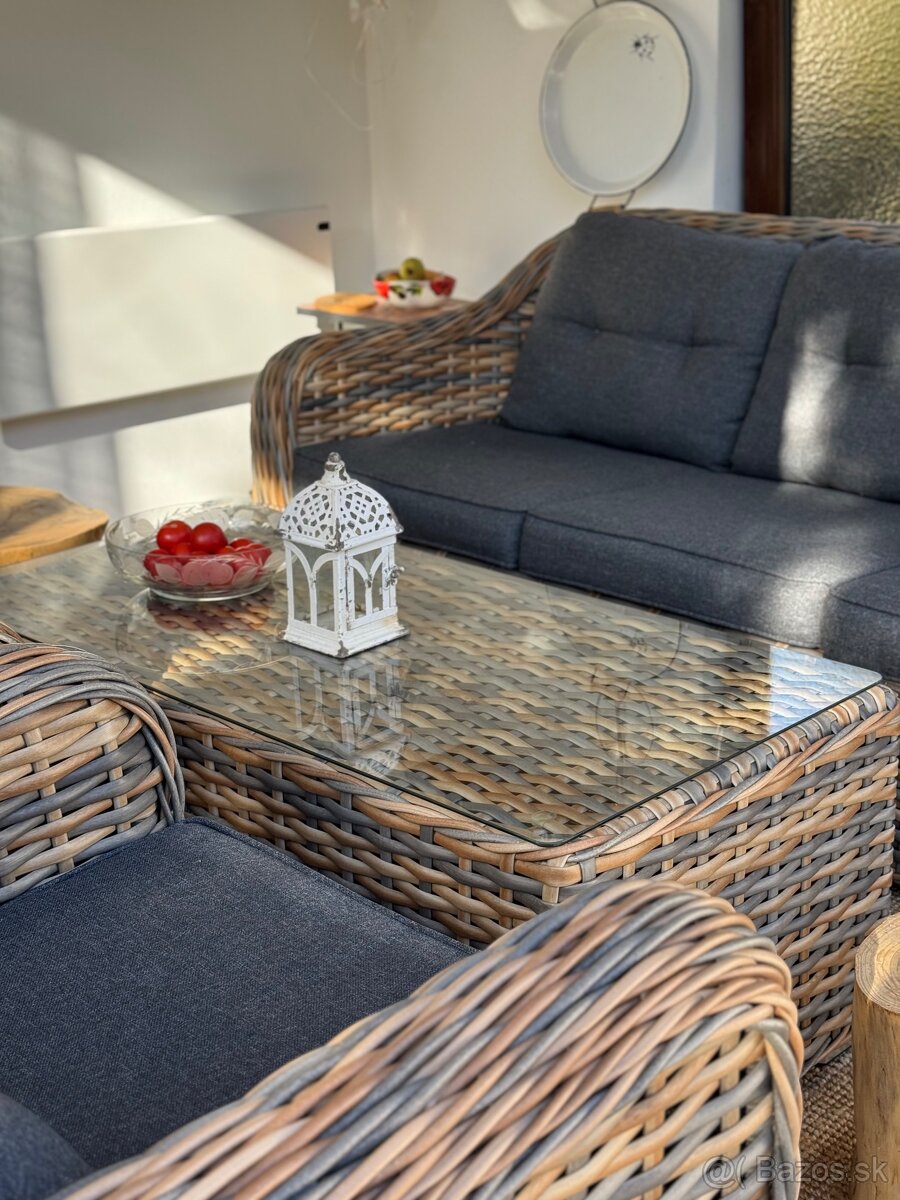 Predám krásnu ratanovú sedaciu súpravu - 4