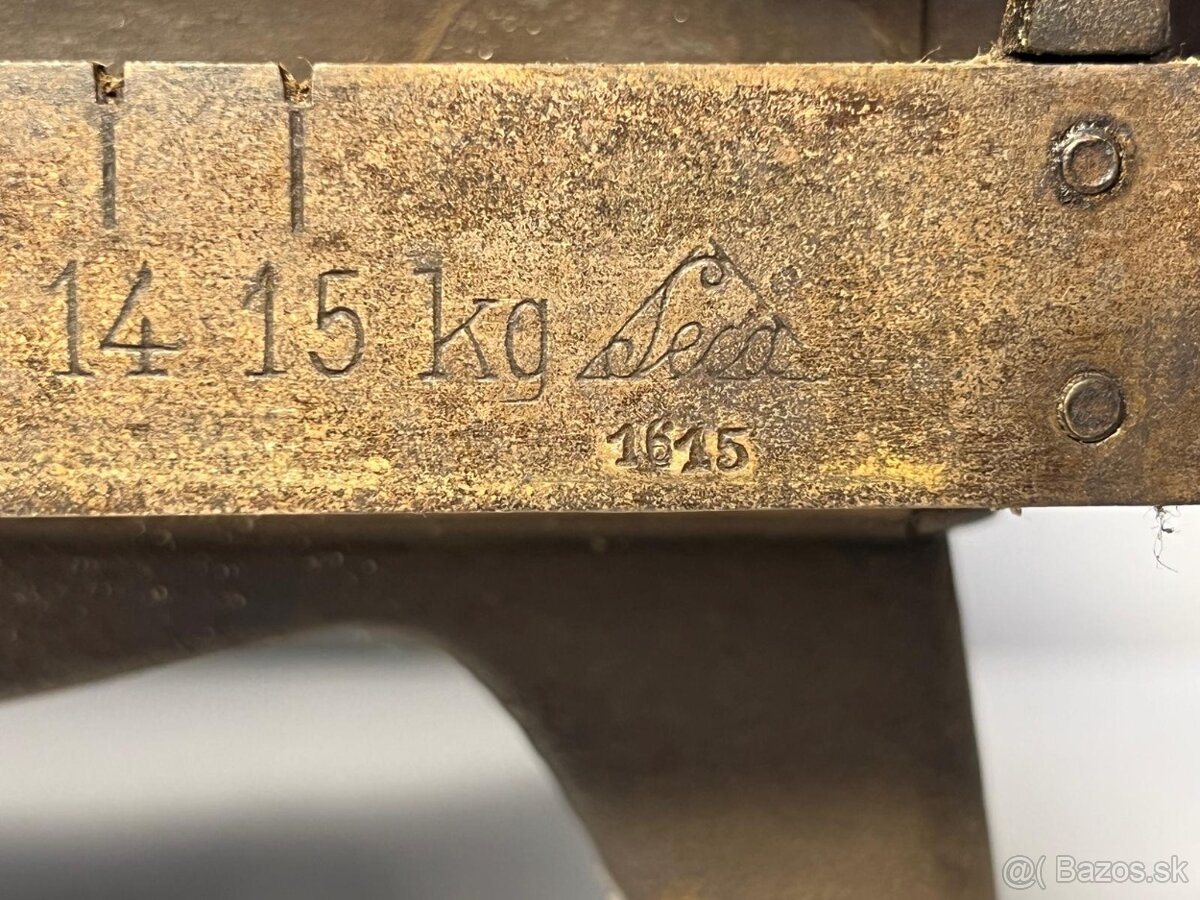 Stolova starožitna vaha . - 4