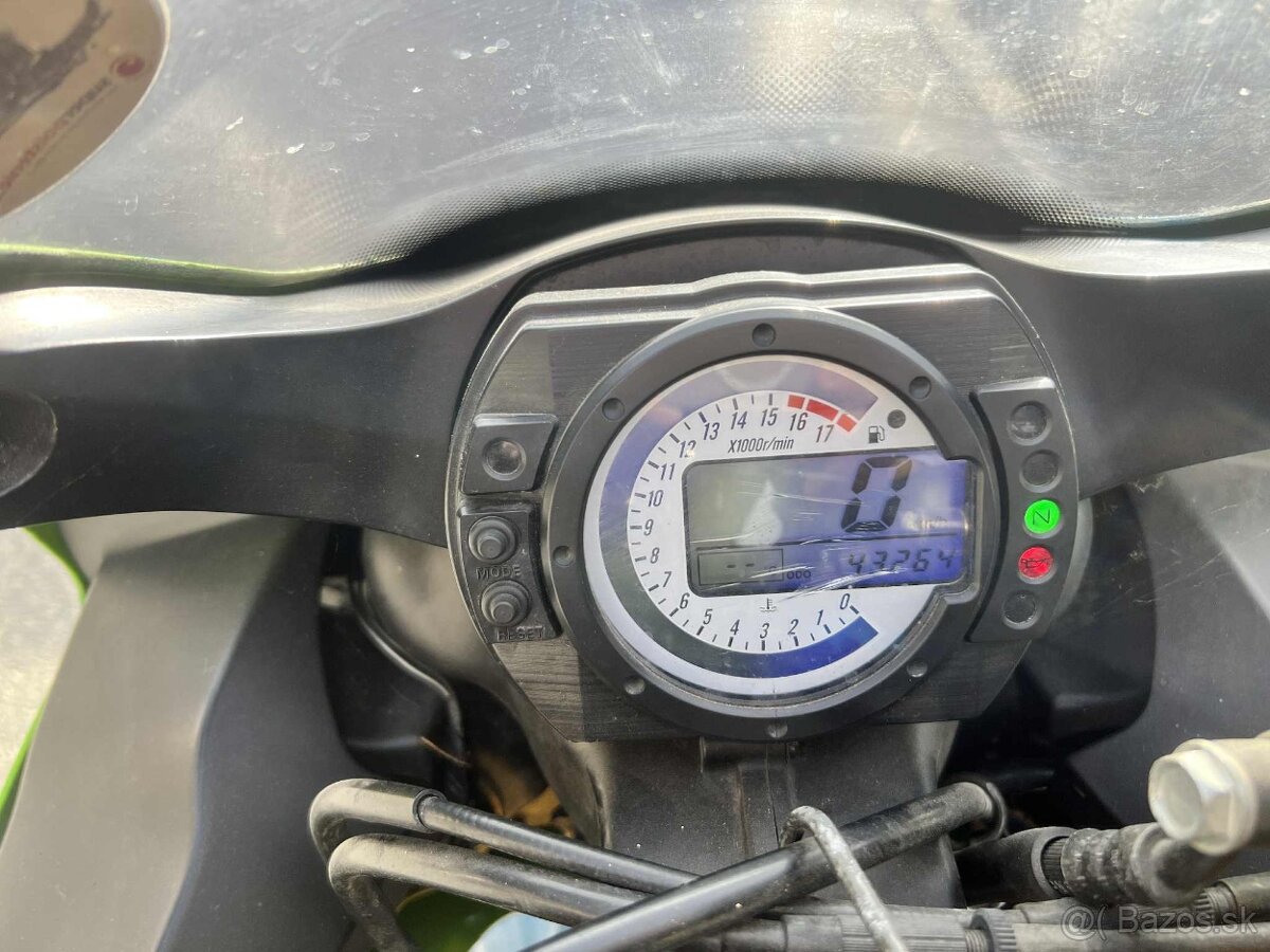 Kawasaki Ninja 636 ZX6-R - 4