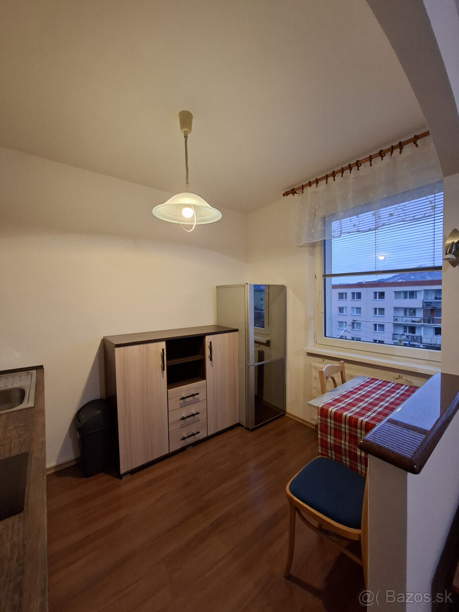 PRENÁJOM - Zariadený 1 izbový byt Martin - Ľadoveň - 4