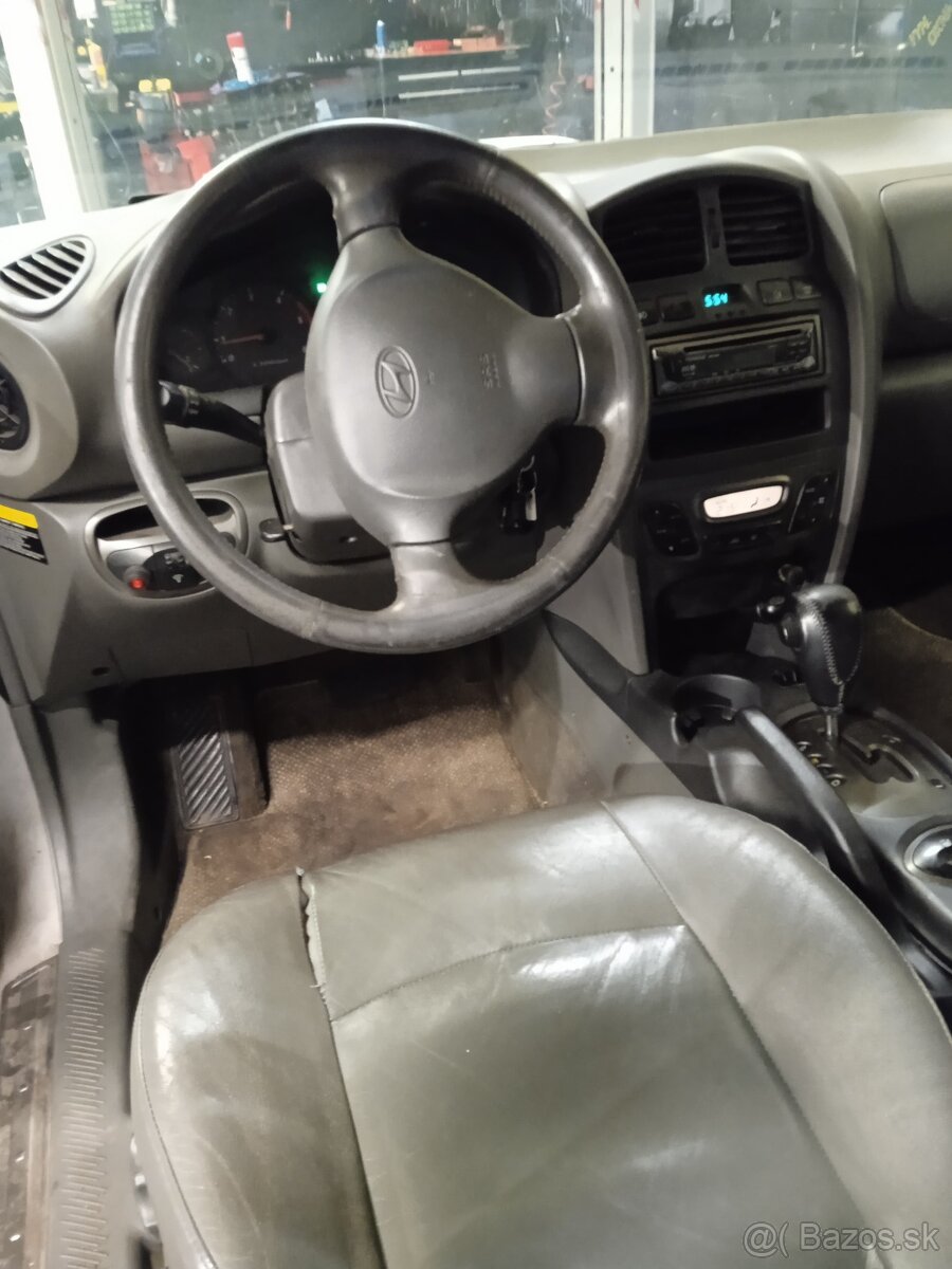 PREDÁM HYUNDAI SANTA FE 4X4 - 4