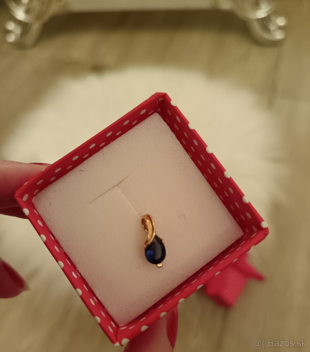 Zlatý prívesok 9k - 4