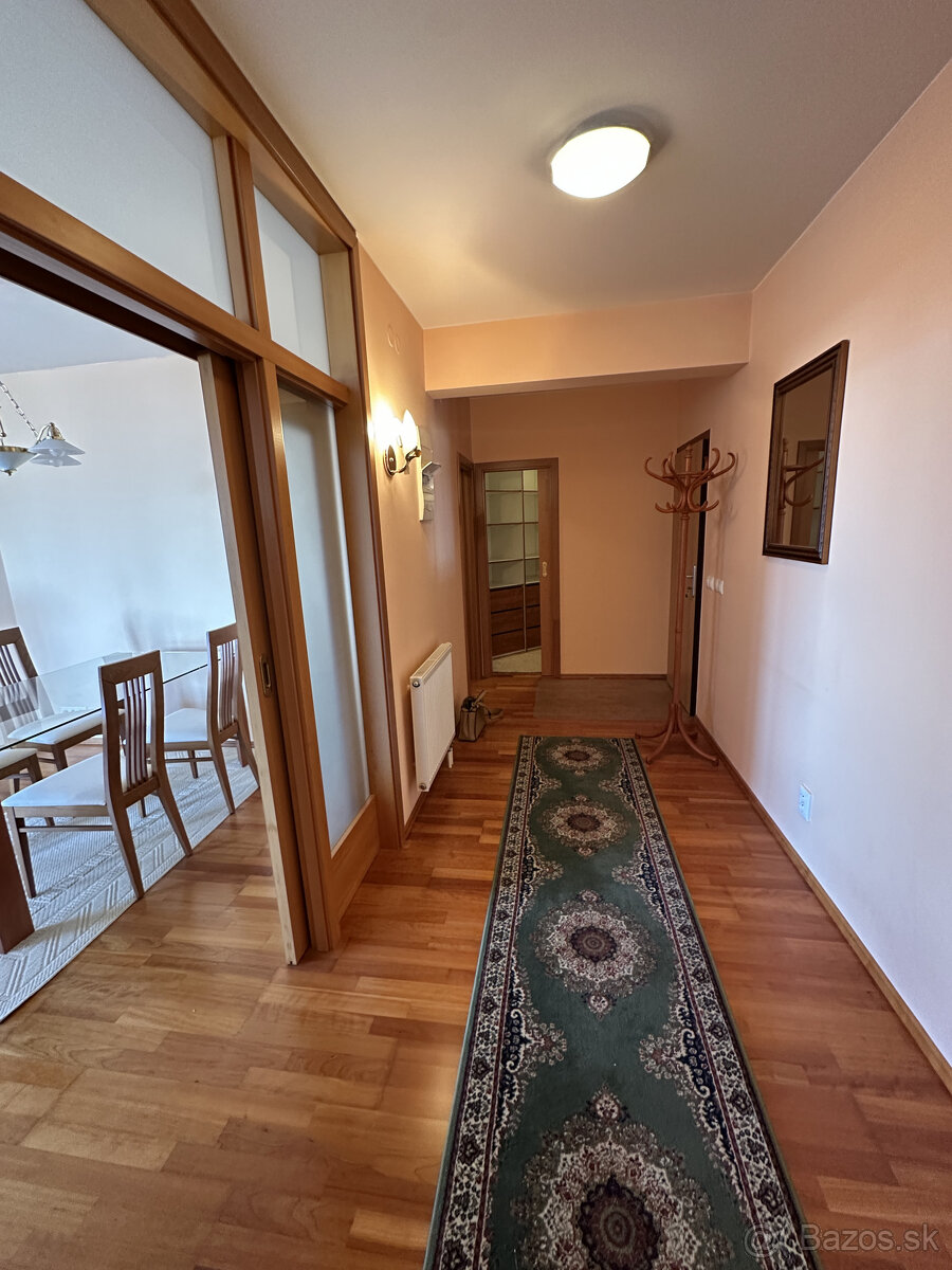 Čarovný panoramatický výhľad na Bratislavu z 21. poschodia - 4