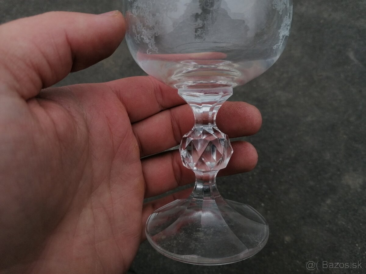 Predám sklenené poháre na víno - 4