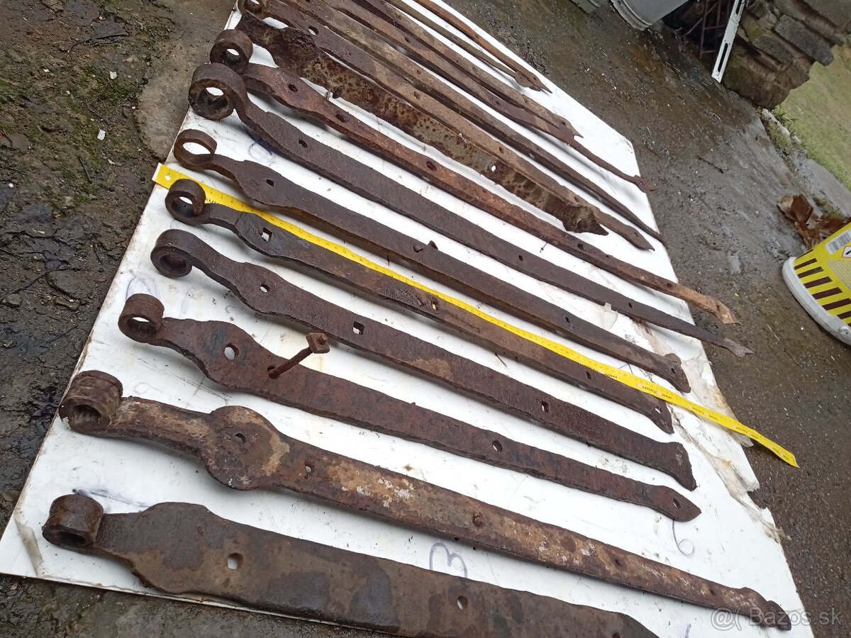 Staré pánty kus 3e - 4