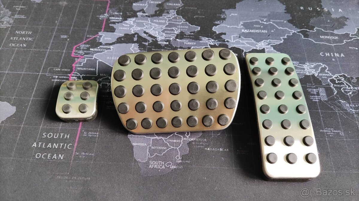 Mercedes športové/hlinikové nášľapy pedálov AMG look BA - 4