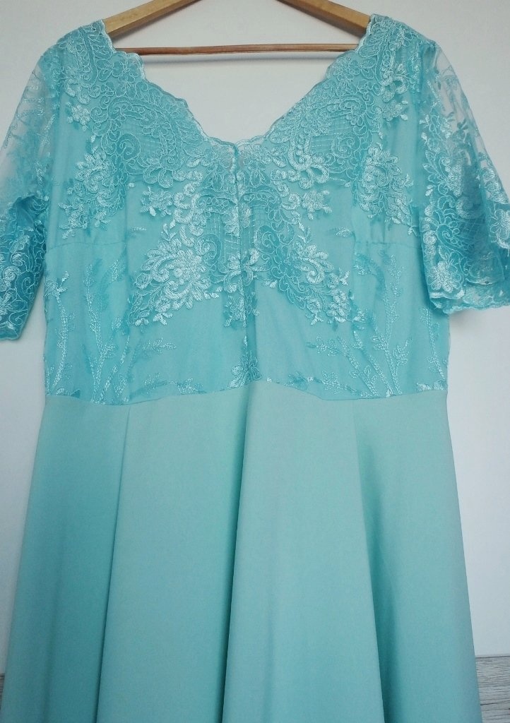 Spoločenské mentolové šaty, v. 2XL/3XL - 4