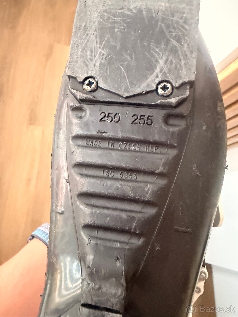 Lyže HEAD,lyzriarky + palice...120€ - 4