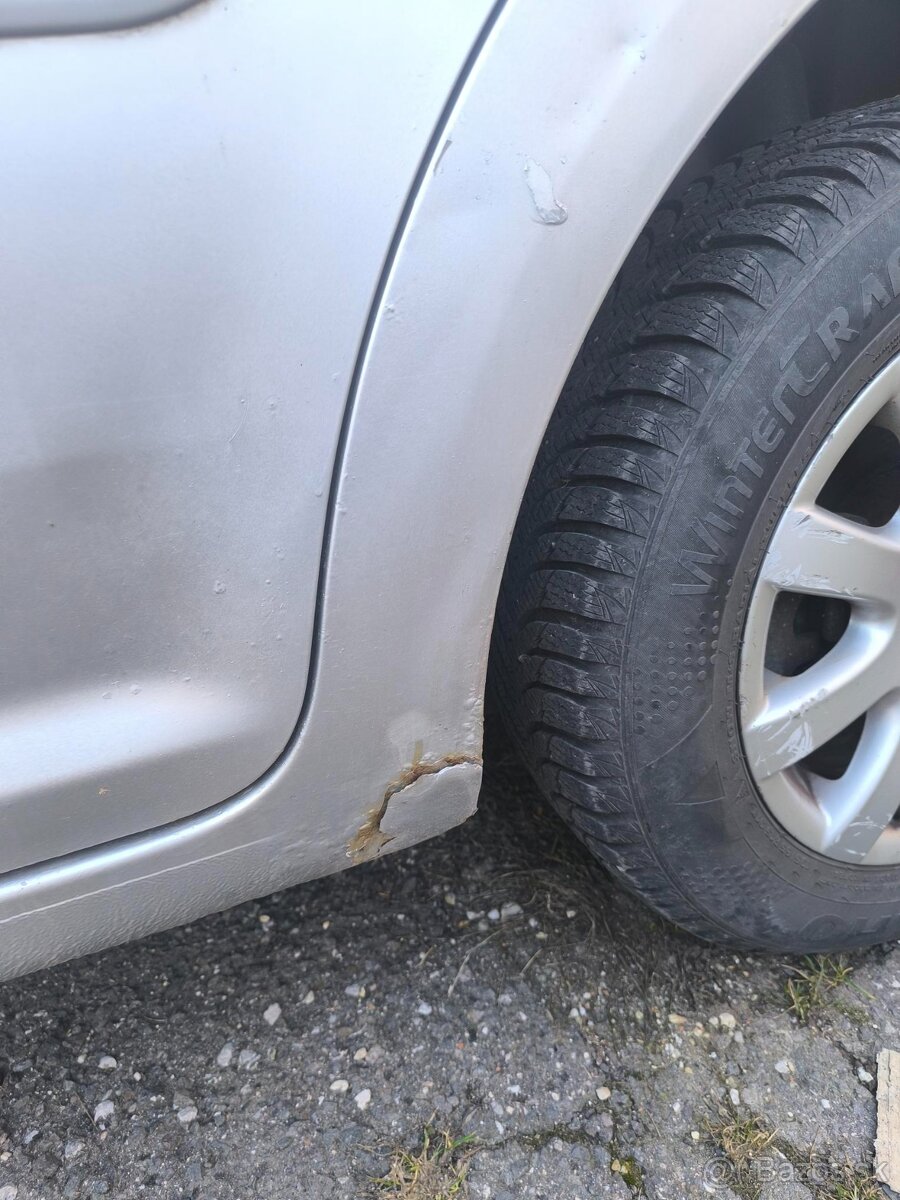 VW Touran 1.9TDi, 77 kW, 7 miestne - 4