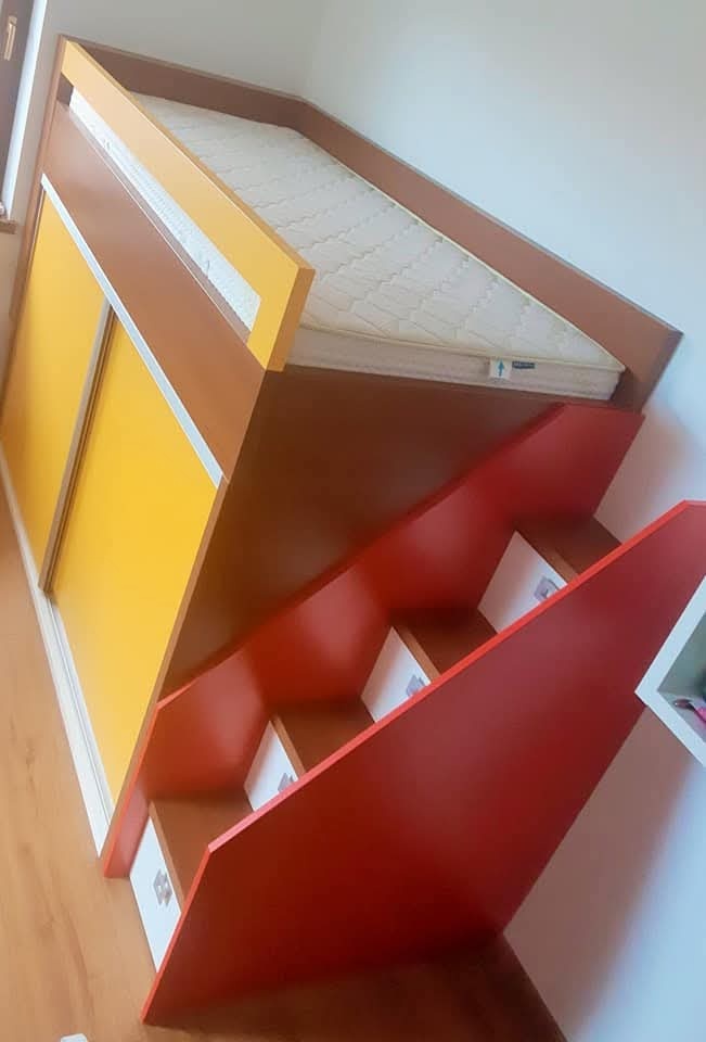 Vyvýšená posteľ so skriňou - 4