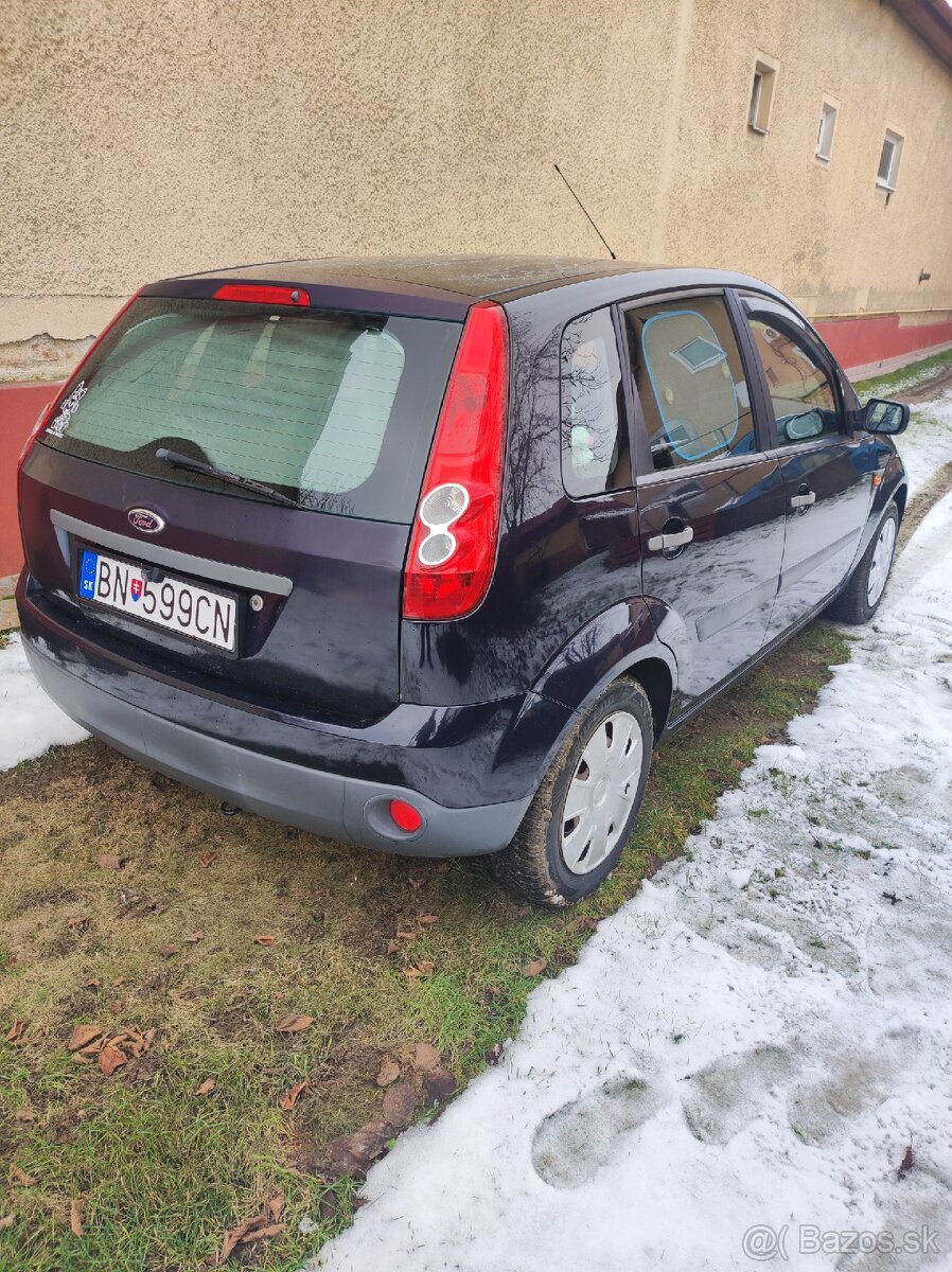 Ford fiesta 1.25 benzín - 4
