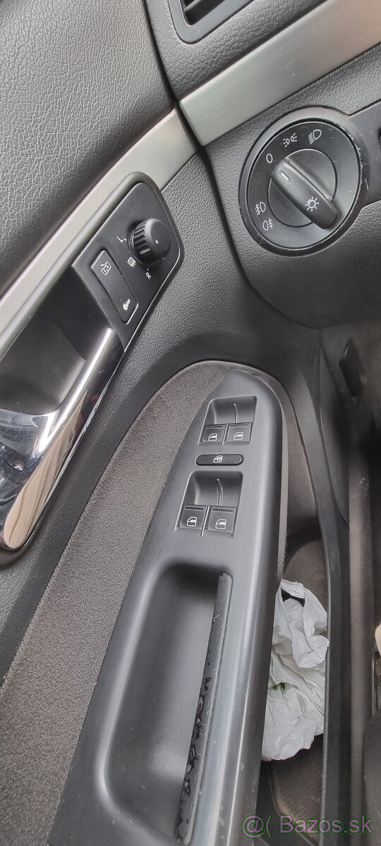 Volkswagen Touran - 4