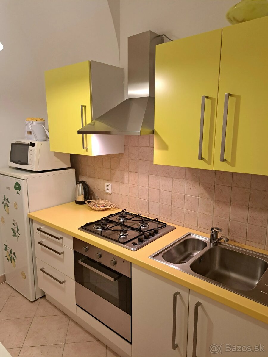 2-IZB BYT v HISTORICKOM CENTRE STARÉHO MESTA - 4