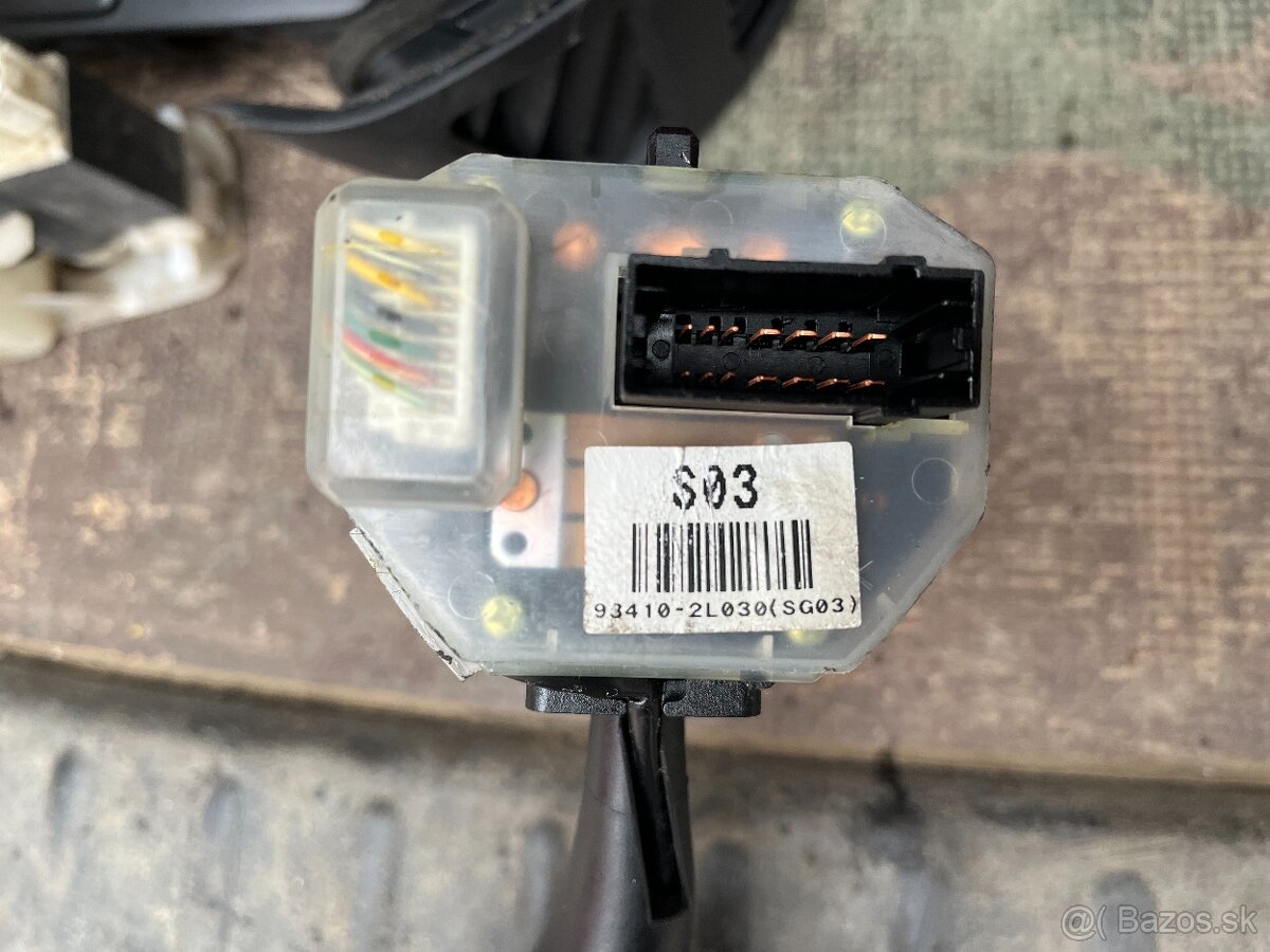 Hyundai i30 07 - 12 packa vypinac svetiel stieračov opierka - 4