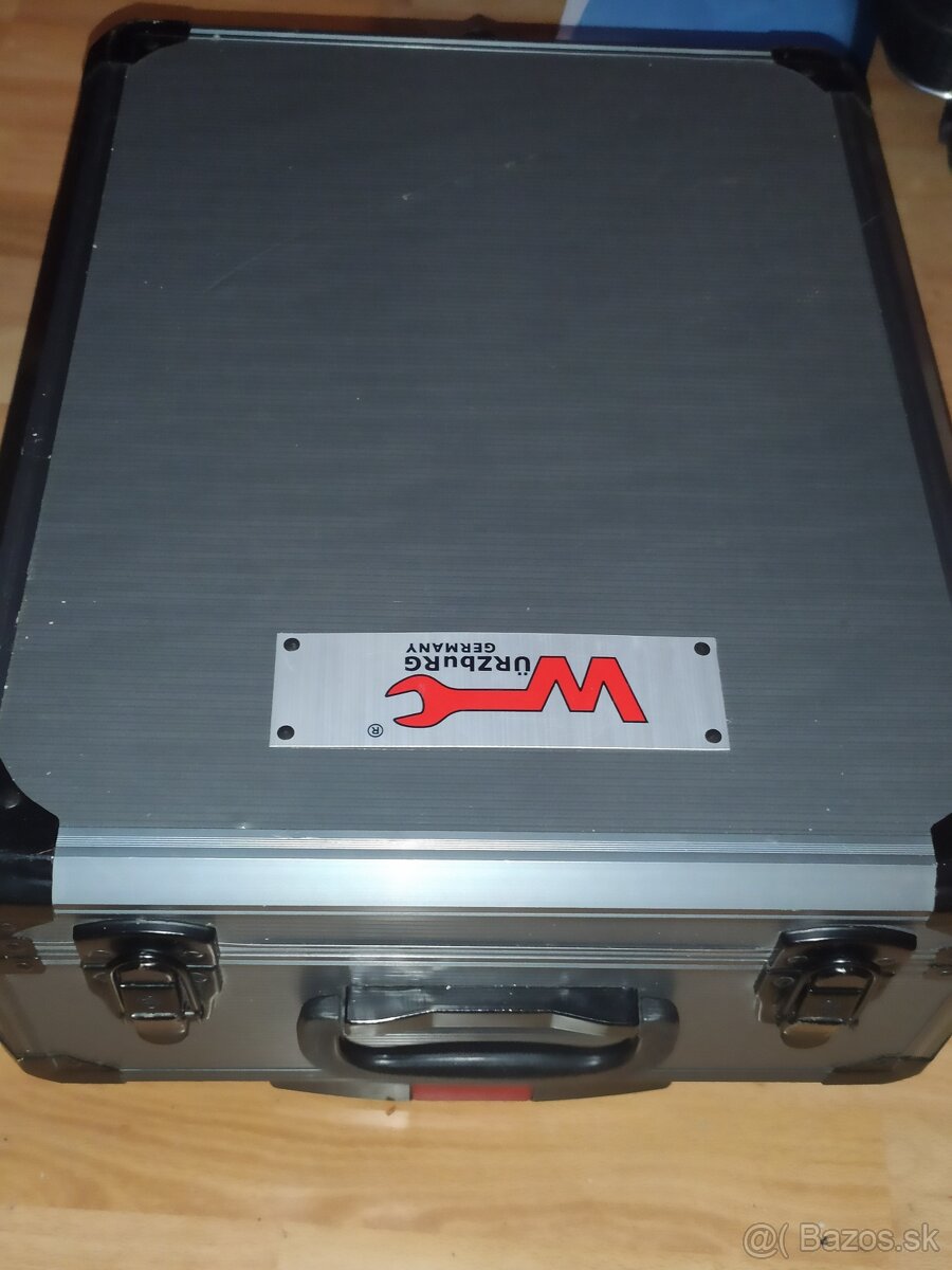 Pevný kufor na kolieskach - 4