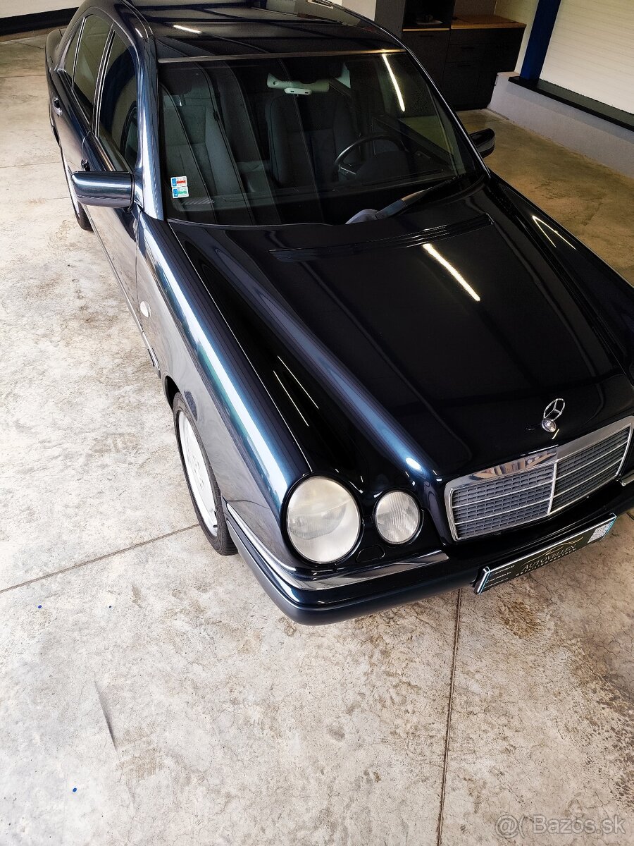 Mercedes-Benz E trieda Sedan 320 - 4