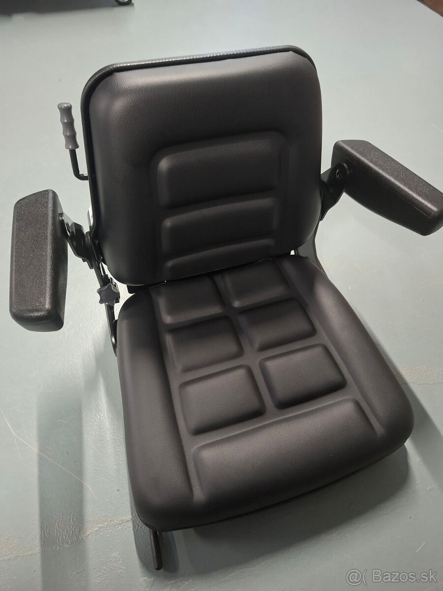 v ponuke sedadlo gramer zetor - 4