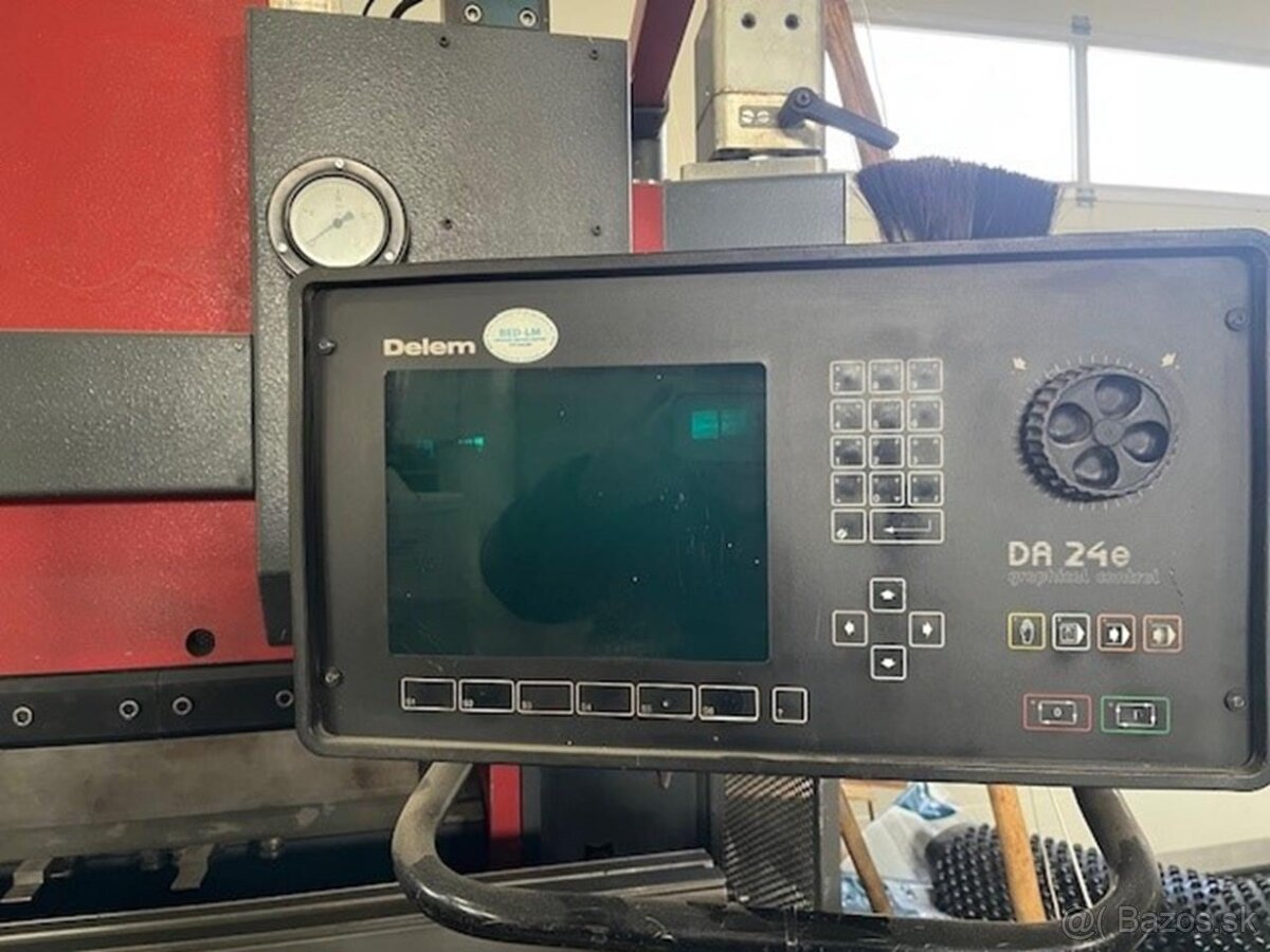 Ohraňovací lis Liptovské Strojárne HOL 80/2 (8400) - 4