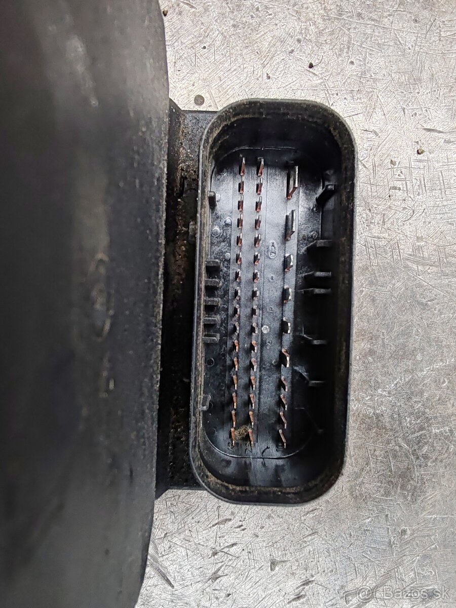 Audi A8 D3 ABS kocka 4E0614517CP - 4