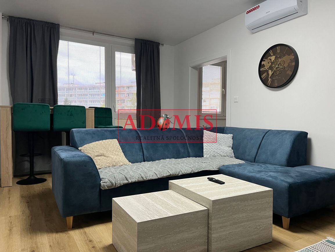 prenájom FOR RENT 4-izbový zariadený byt, ulica SNP, Košice- - 4