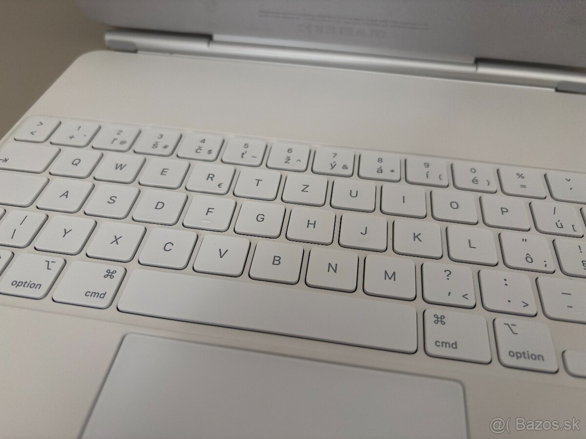 Apple Magic Keyboard pre iPad Pro 12.9" a iPad Air M2, M3 - 4