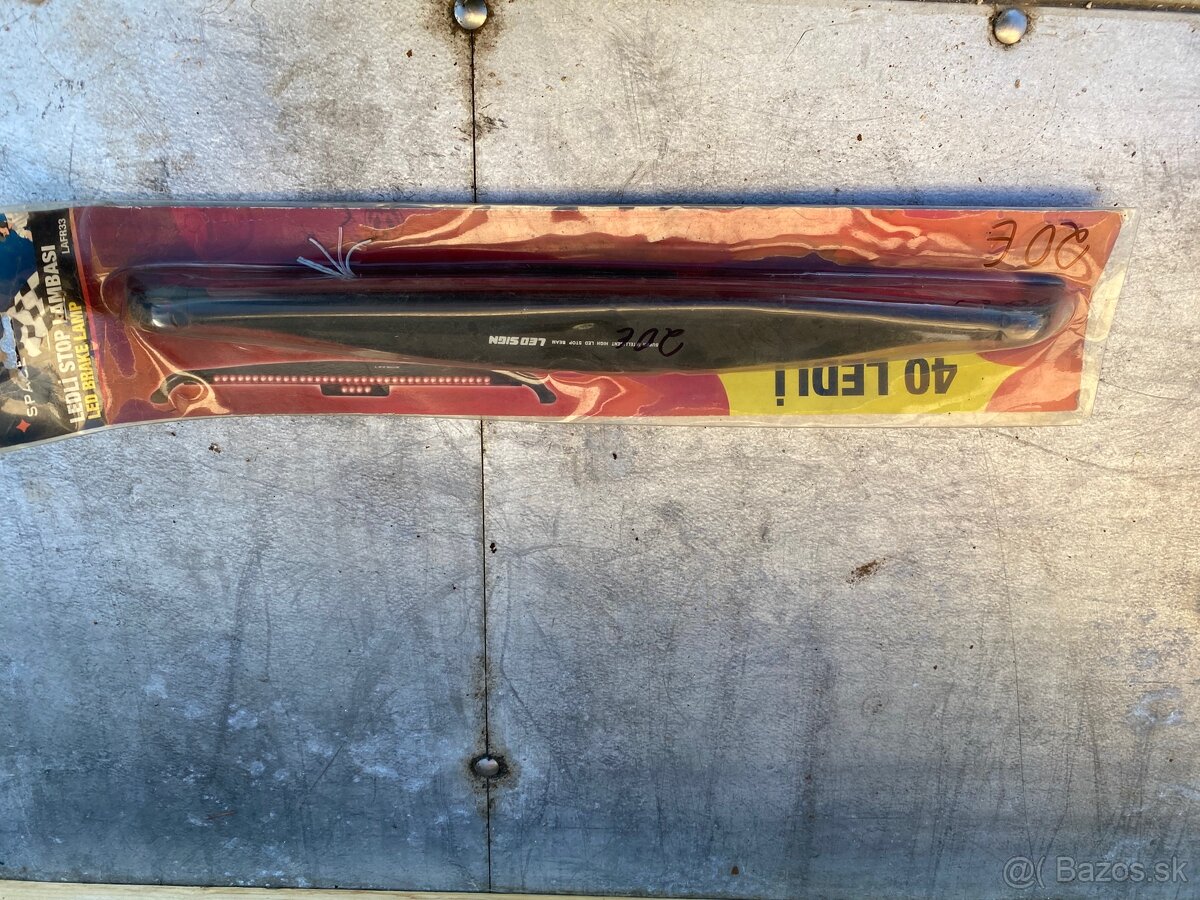 Tretie brzdové svetlo - 4