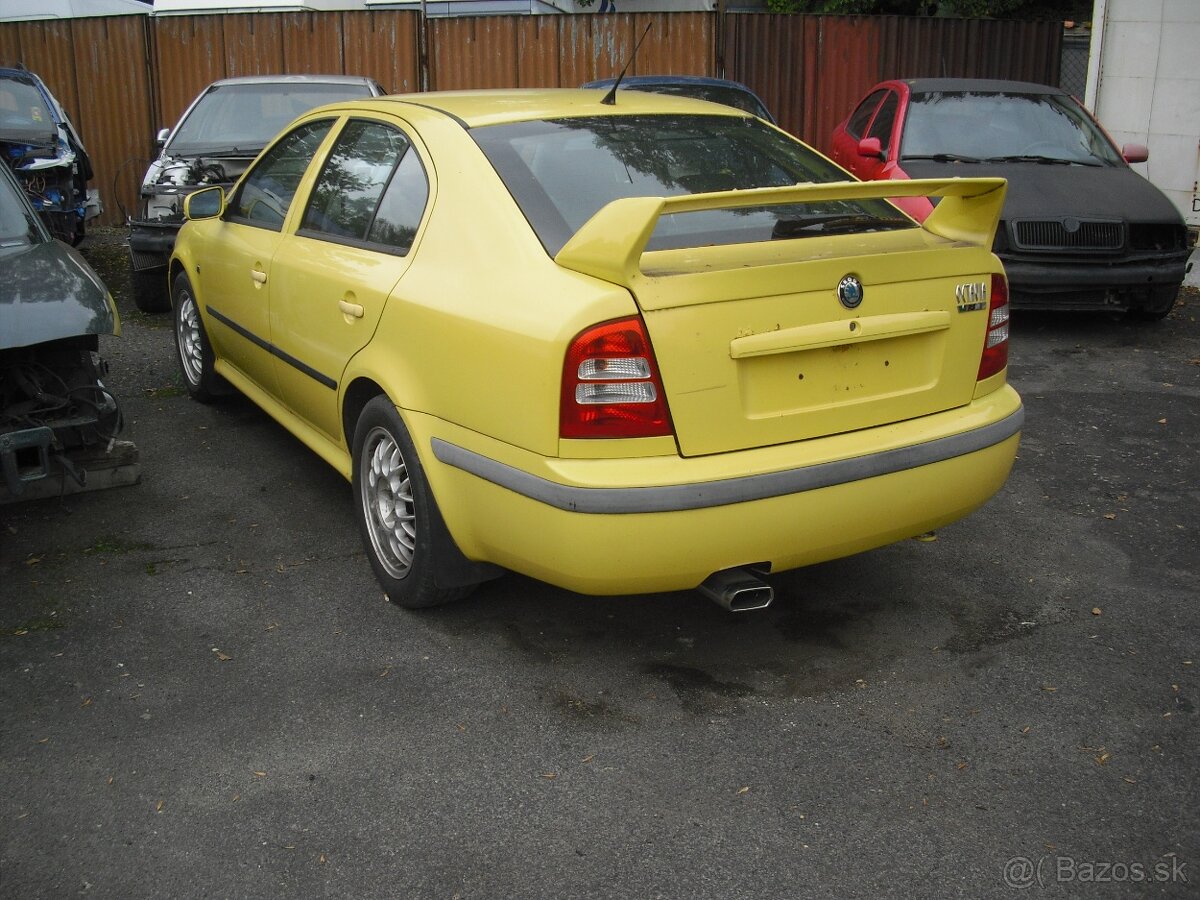 Skoda Octavia RS 1 Karoserie Motor - 4